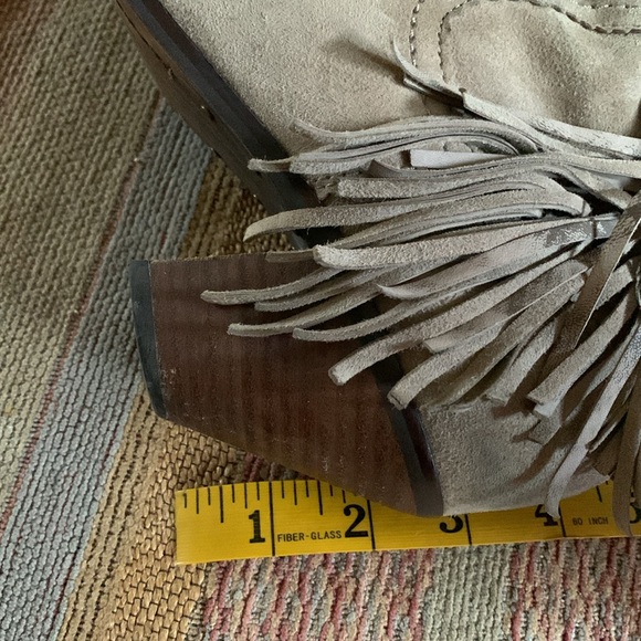 Sam Edelman Louis Distressed Suede Fringe Western Cowboy Ankle Booties Gray 7M - Picture 6 of 9